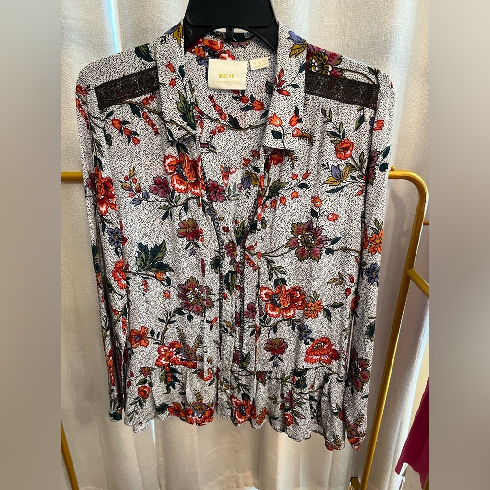 Anthropologie Maeve black dotted flower print long sleeve top. Size 8.